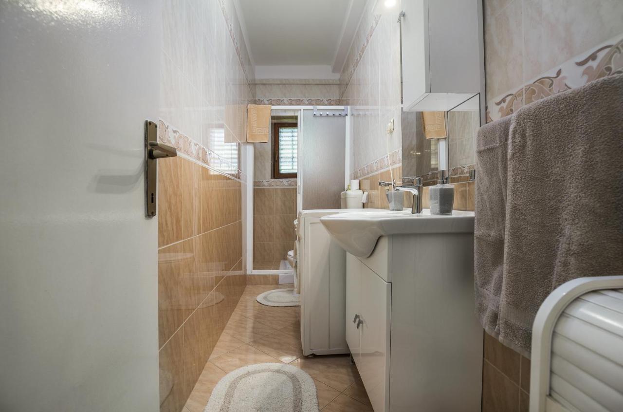 Karmelo Appartment Davorka 罗维尼 外观 照片