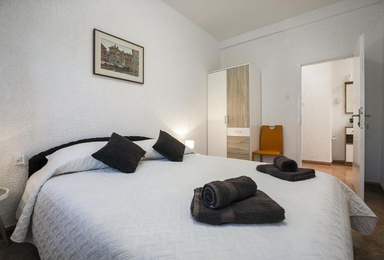 Karmelo Appartment Davorka 罗维尼 外观 照片