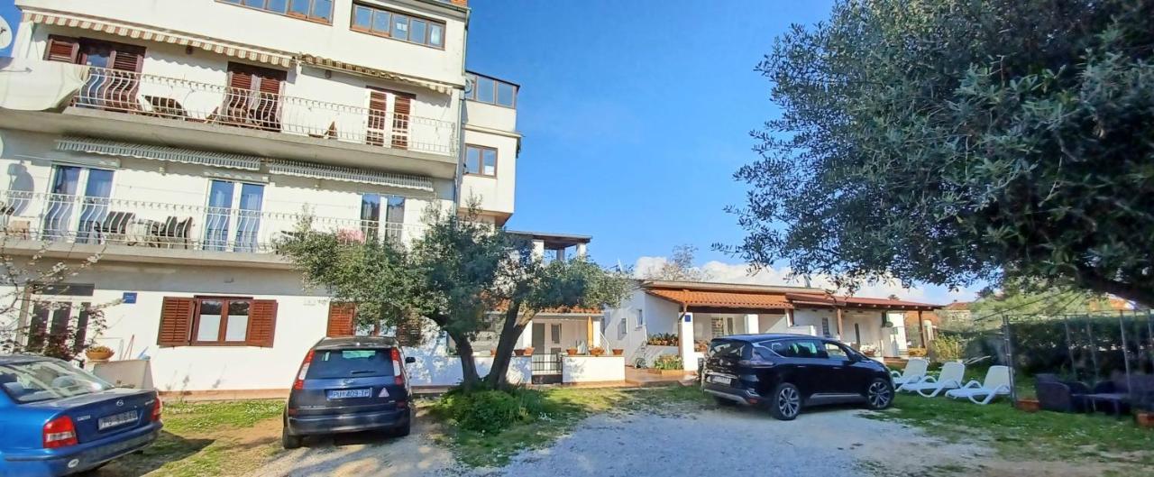 Karmelo Appartment Davorka 罗维尼 外观 照片